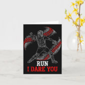 Run I Dare You Funny Baseball Catcher Graphic Play Kaart (Gele Bloem)
