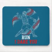 Run I Dare You Funny Baseball Catcher Graphic Play Muismat (Voorkant)