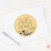 Rundbijenkorven en kleine bijen op geel ronde sticker (Envelop)