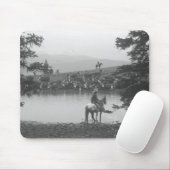 Rundveer met een vijver met twee cowboys. muismat (Met muis)