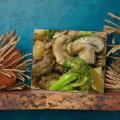 Rundvlees, broccoli en champignonbroed fotoplaat (Zijkant)