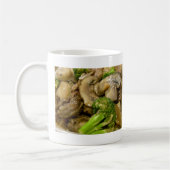 Rundvlees, broccoli en champignonbroed koffiemok (Links)