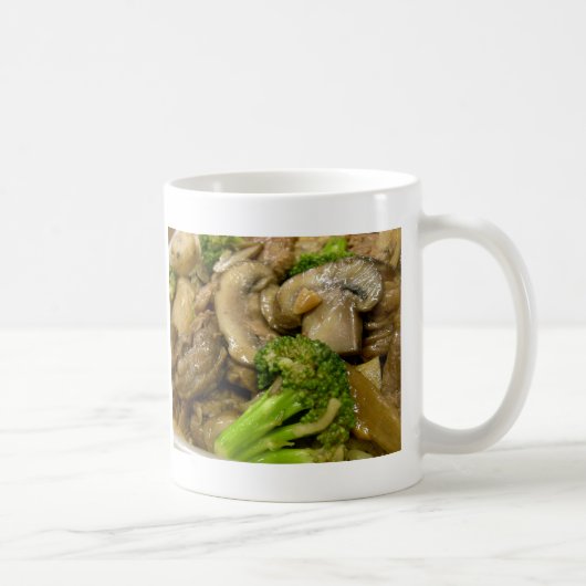 Rundvlees, broccoli en champignonbroed koffiemok (Rechts)