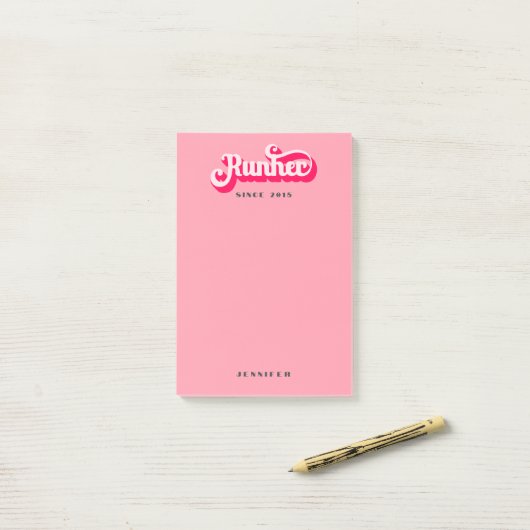 Runher Running Pink Retro Font Motivatie Post-it® Notes (Op bureau)