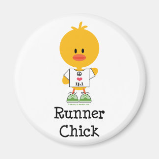 Runner Chick Peace Love 13.1 Magneet