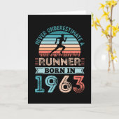 Runner geboren in 1963 60th Birthday Gift Running  Kaart (Gele Bloem)