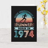 Runner geboren in 1974 50th Birthday Gift Running Kaart (Gele Bloem)
