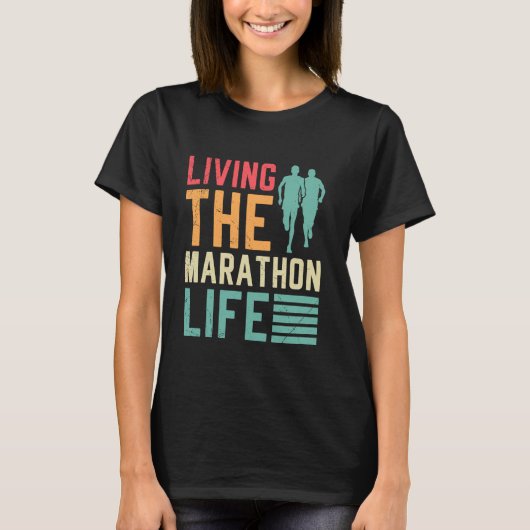 Runners LIVING THIS MARATHON LIFE Funny Marathon T-shirt (Voorkant)