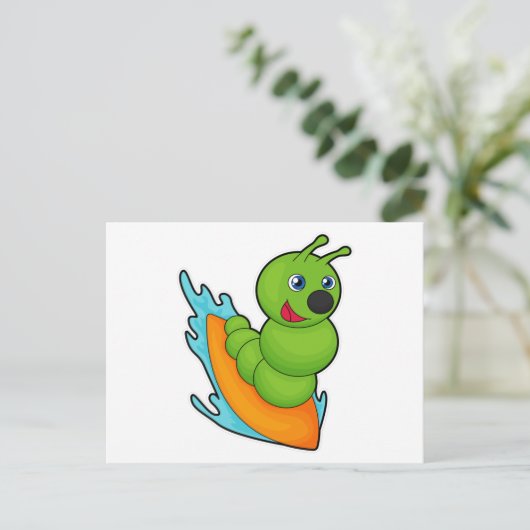 Rups als surfer met surfplank briefkaart (Staand voorkant)