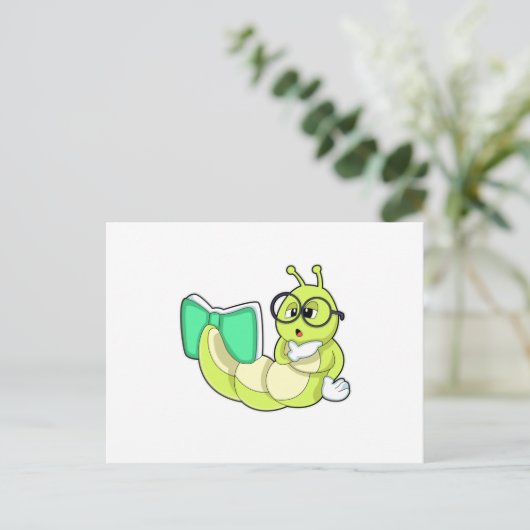 Rups met boek briefkaart (Staand voorkant)