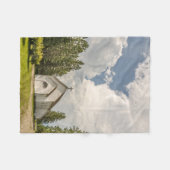 Rural White Church met een Cross- en Amazing Cloud Fleece Deken (Voorkant (Horizontaal))