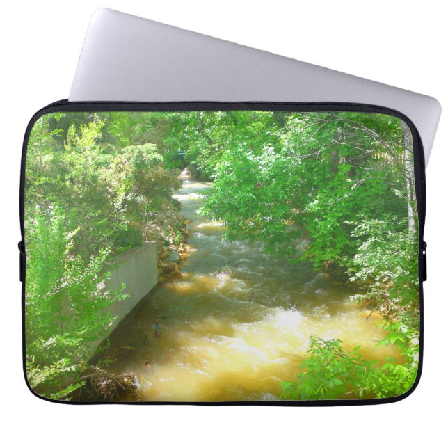 Rushing River Laptop Sleeve (Voorkant)