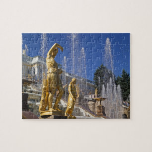 Rusland, Sint-Petersburg, Gouden standbeelden in d Legpuzzel