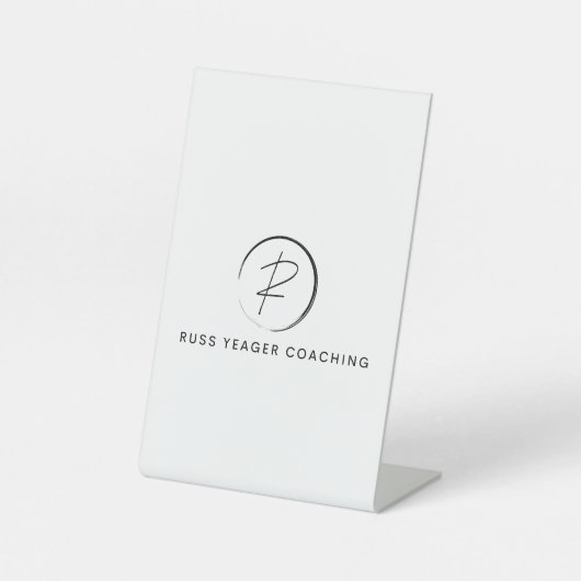 Russ Yeager Coaching Signature Logo Reclamebord Met Voetstuk (Voorkant)