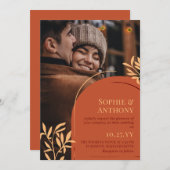 Rust Arch Greenery Foto Fall Wedding Invitation Kaart (Voorkant / Achterkant)