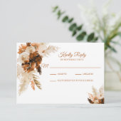 Rust Bohemian en Pampas Grass Wedding RSVP Card (Staand voorkant)