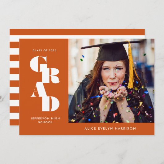 Rust Bold Serif Single Photo Afstuderen Aankondiging (Voorkant / Achterkant)