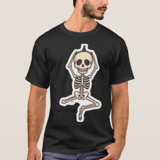 Rust in pose grappig skelet yoga halloween ontwerp t-shirt