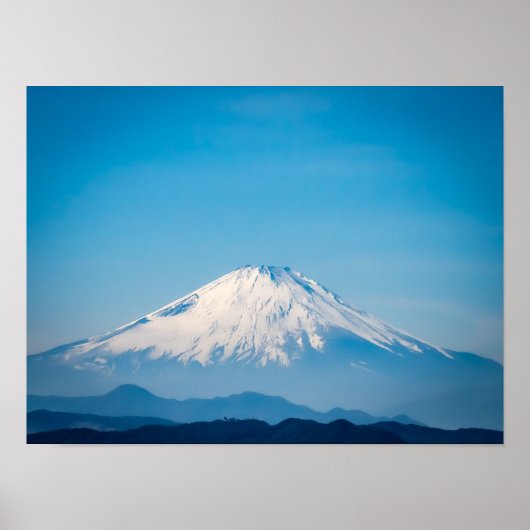 Rust in zicht: Mount Fuji vanaf het strand van Kam Poster (Voorkant)