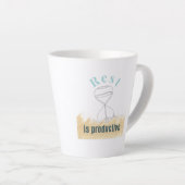 Rust Is Productief – Mentale Gezondheidsbewustzijn Latte Mok (Rechterhoek)