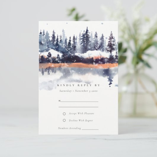 Rust Navy Winter Pine Forest Snow Wedding RSVP Informatiekaartje (Staand voorkant)