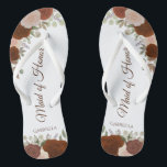 Rust Oranje Boho Chic Floral Maid of Honor Wedding Teenslippers<br><div class="desc">Deze mooie bruiloft teenslippers zijn een geweldige manier om je meid van eer te bedanken en te herkennen en tegelijkertijd haar voeten te redden. Voorzien van een elegant boho chic-ontwerp met handbeschilderde waterverf rozen in tinten van roest sinaasappel en koraalperziken, samen met verbrande umberkleurige scriptletters. De test leest Maid of...</div>