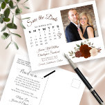 Rust Oranje Rozen Foto & Agenda Opslaan Datum Aankondigingskaart<br><div class="desc">Deze trouwe bruiloft Save the Date briefkaart is voorzien van een elegant bloemontwerp voor de waterverf met een boeket van prachtige handbeschilderde rozen en bloesems in tinten van roest oranje verbrand umber en perzik. De linkerkant van de kaart heeft een klantgerichte kalender met een hart rond uw trouwdatum, evenals ruimte...</div>