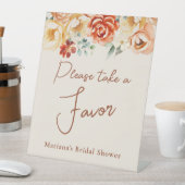 Rust Peach Floral Vrijgezellenfeest Favoriet Reclamebord Met Voetstuk (Insitu)