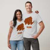 Rust Red Cartoon Wooly Mammoth, gepersonaliseerd T-shirt (Unisex)