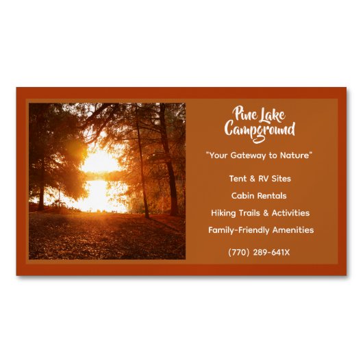 Rust Red Forest Campground Camping Buiten Magnetisch Visitekaartje (Voorkant)