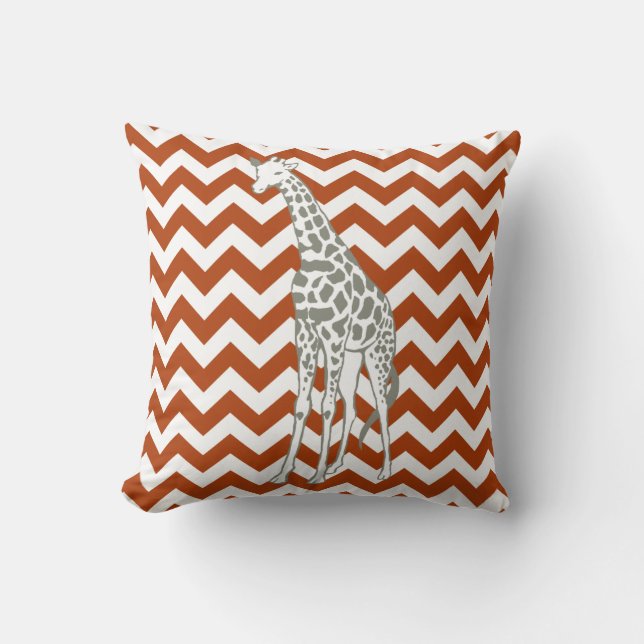 Rust Red Safari Chevron met Pop Art Giraffe Kussen (Voorkant)