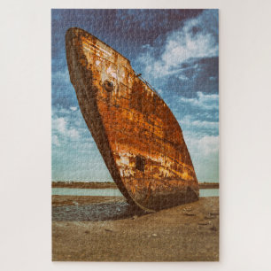 Rusted Shipwreck strandde of strandde op een stran Legpuzzel