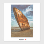 Rusted Shipwreck strandde of strandde op een stran Sticker (Vel)