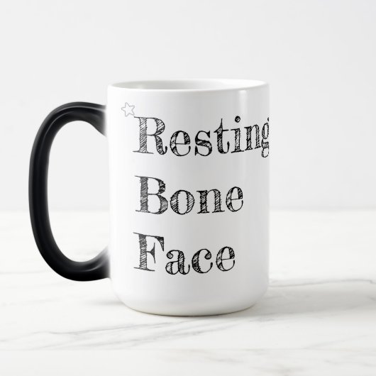 Rustend Bottengezicht – Grappige Schedel Koffie Magische Mok (Links)