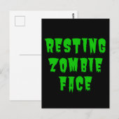 Rustend Zombiegezicht - Grappige Halloween 2022 Briefkaart (Voorkant / Achterkant)