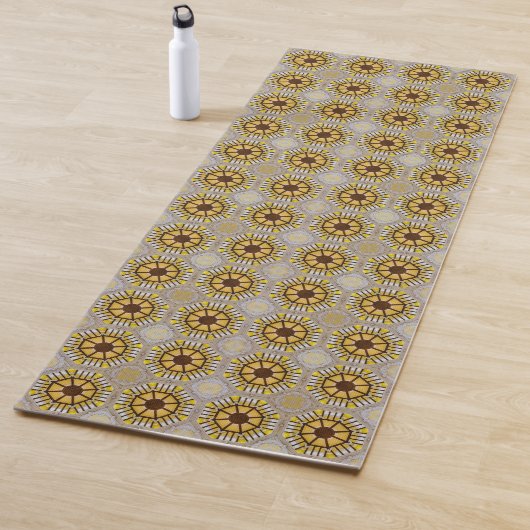 Rustgeel geometrisch achthoekig patroon yogamat (In situ)