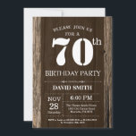 Rustic 70th Birthday Invitation  Wood Kaart<br><div class="desc">Rustic 70th Birthday Invitation with Rustic Wood Background. Retroland. Volwassen verjaardag. Mannelijke Mannen of vrouwen: Birthday. Kinder jongen of meisje Lady Teenage Bday Invite. 13e 15e 16e 18e 21e 30e 40e 50e 60e 70e 90e 100e. Elke leeftijd. Voor verdere aanpassing, te klikken gelieve de knoop "van de Aanpassing het"en ons...</div>