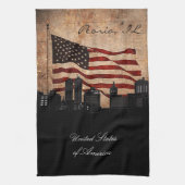 Rustic American Flag Peoria, Illinois Skyline Theedoek (Verticaal)