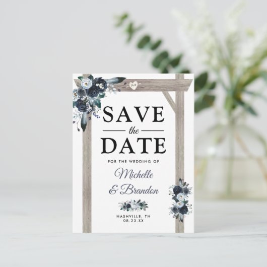 Rustic Arch Dusty Blue Floral Save the Date Aankondigingskaart (Staand voorkant)