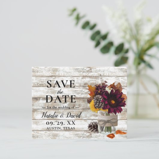 Rustic Autumn Floral Mason Jar Herfst Save the Dat Aankondigingskaart (Staand voorkant)