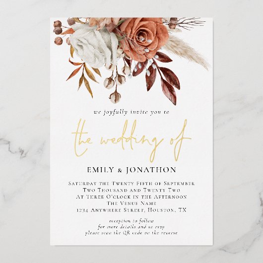 Rustic Autumn Florals Terracotta Wedding Glam Real Folie Uitnodiging (Voorkant)