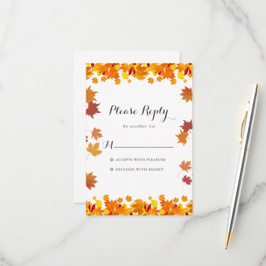 Rustic Autumn Leaves Wedding RSVP Card Kaartje (Voorkant / Achterkant in situ)