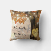 Rustic Autumn Tree Monogram Pas getrouwd Couple Kussen (Achterkant)