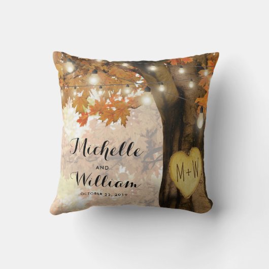 Rustic Autumn Tree Monogram Pas getrouwd Couple Kussen (Achterkant)