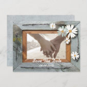 Rustic Barn Daisy Country Wedding Sla de datum op Aankondigingskaart (Voorkant / Achterkant)