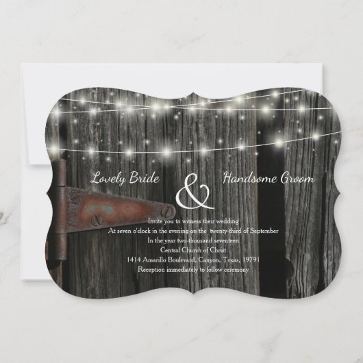 Rustic Barn Wood Fairy Lights Wedding Invite Kaart (Achterkant)