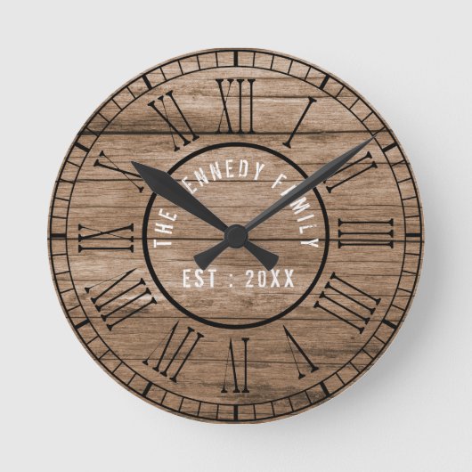 Rustic Barn Wood Farmhouse Black Roman Numerals Ronde Klok (Voorkant)
