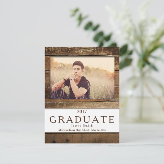 Rustic Barn Wood Foto Afstuderen Aankondiging (Staand voorkant)