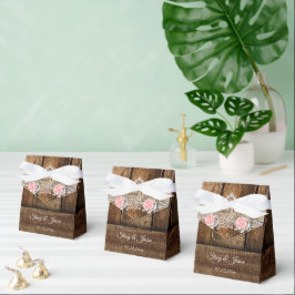Rustic Barn Wood & Lace Wedding Bedankdoosjes