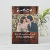 Rustic barn wood photo country save the date kaart (Staand voorkant)
